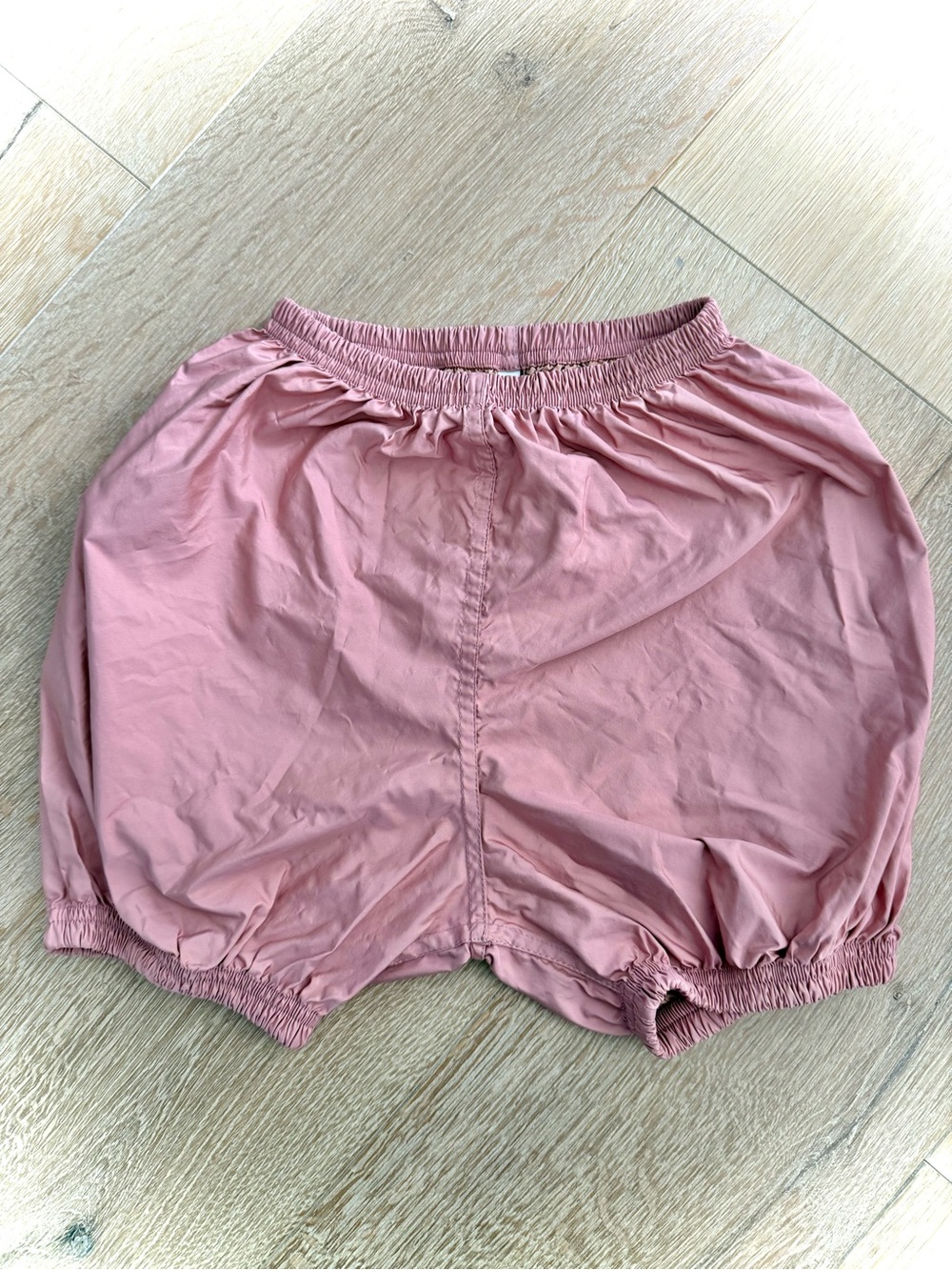Bulletpointe shorts